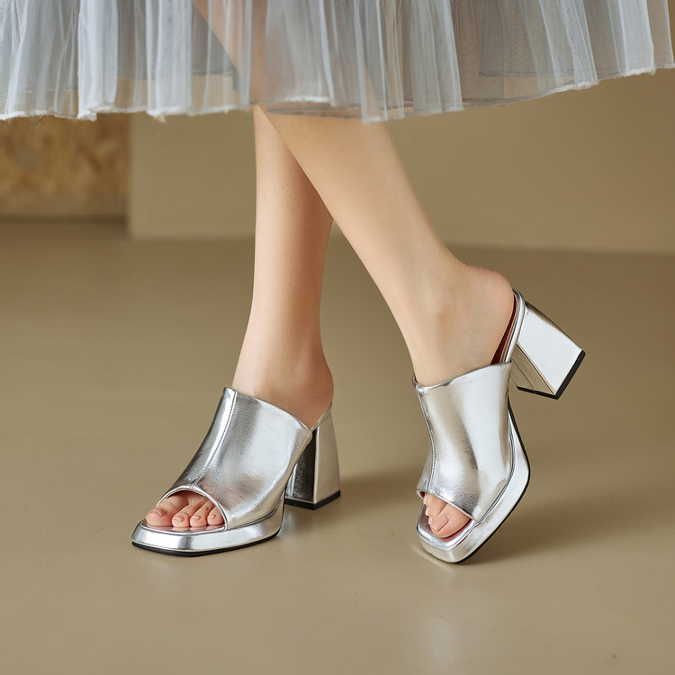 Women Fashion Trend 2026 - Летом 2026 года новые женские босоножки